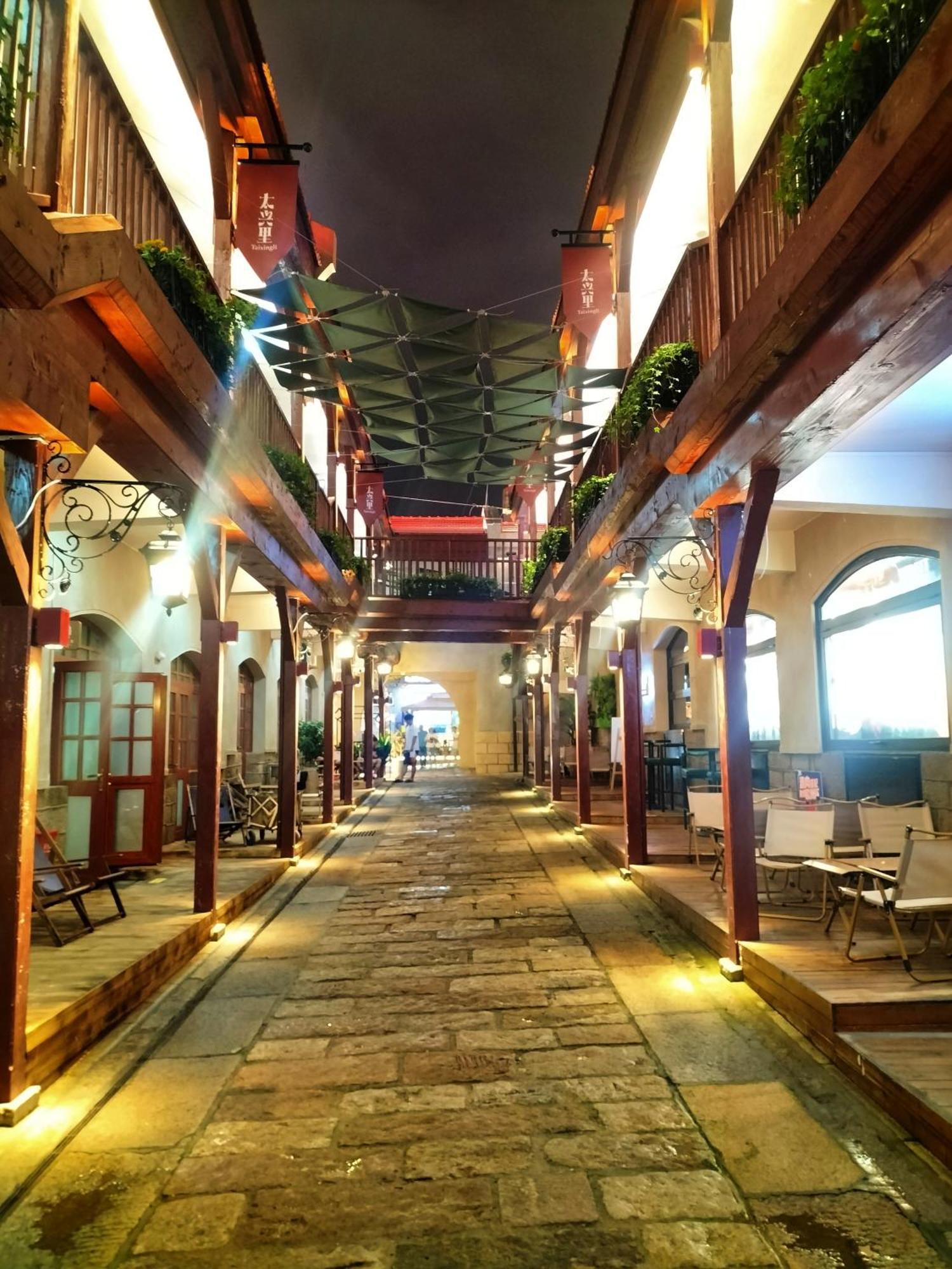 Hua Qi Kaiserdom Hotel Zhongshan Road St Michael'S Cathedral And Zhanqiao Pier Qingdao Zewnętrze zdjęcie