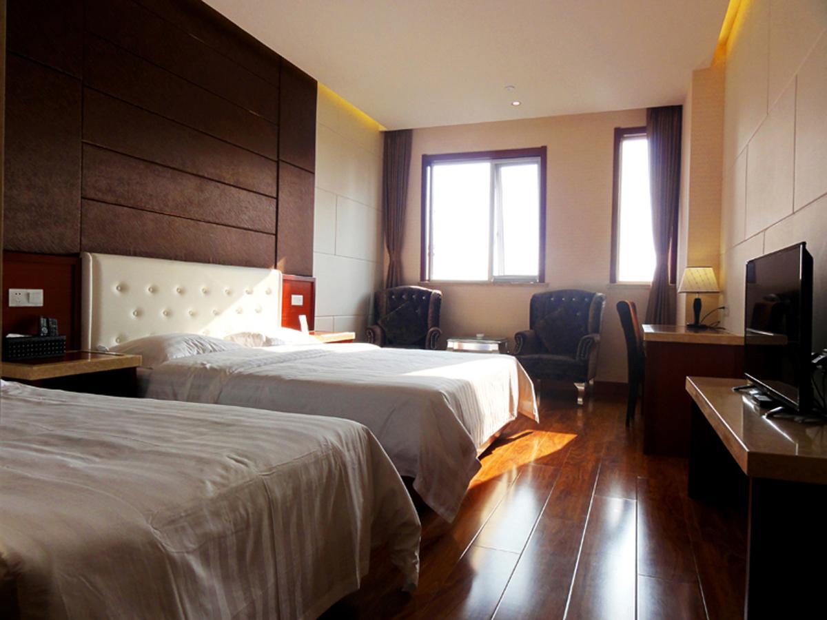 Hua Qi Kaiserdom Hotel Zhongshan Road St Michael'S Cathedral And Zhanqiao Pier Qingdao Zewnętrze zdjęcie