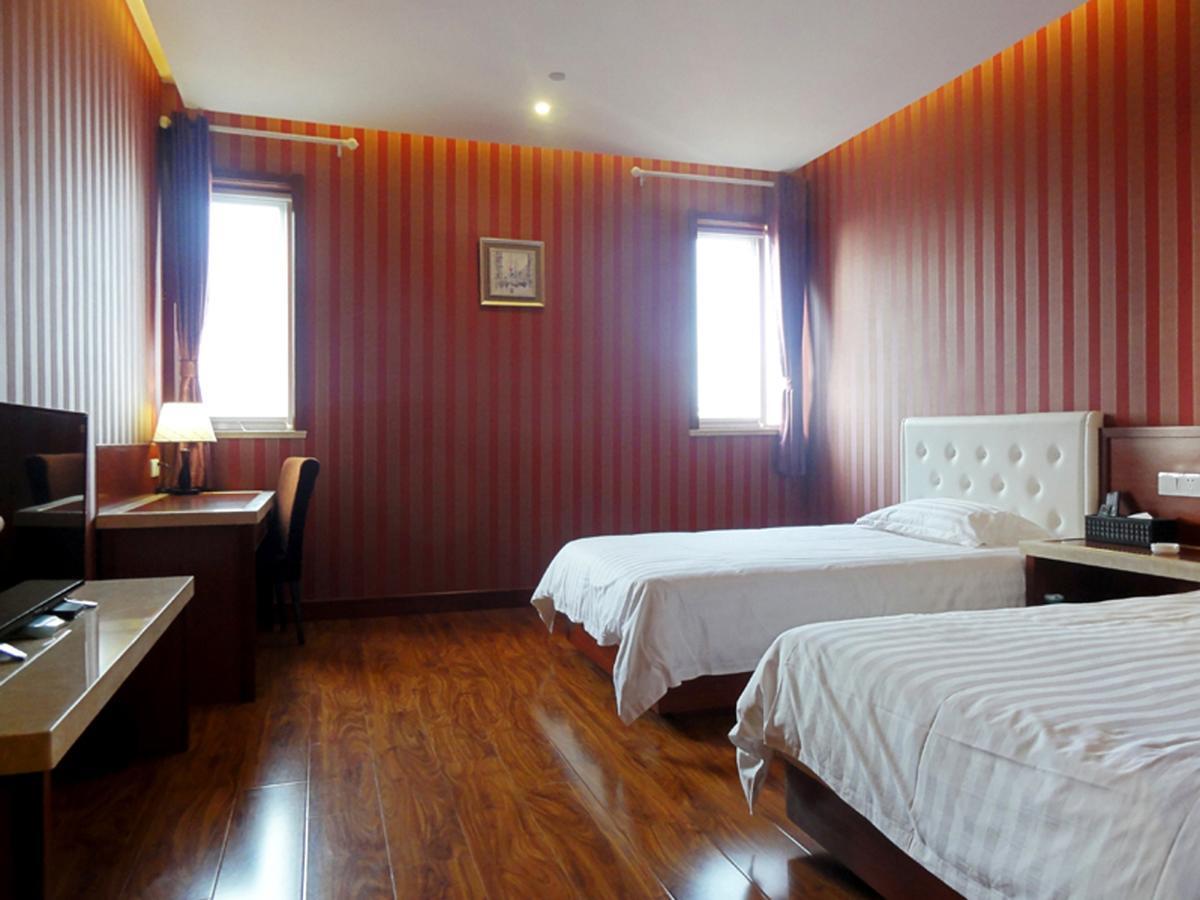 Hua Qi Kaiserdom Hotel Zhongshan Road St Michael'S Cathedral And Zhanqiao Pier Qingdao Zewnętrze zdjęcie