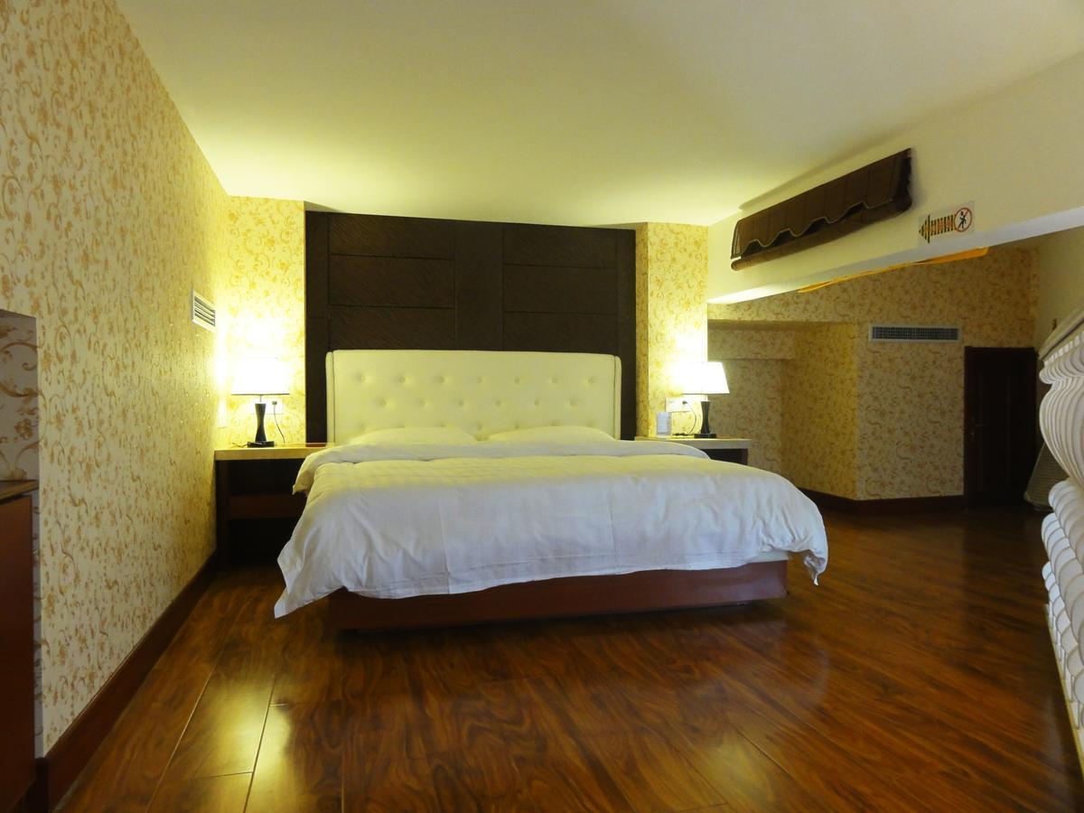 Hua Qi Kaiserdom Hotel Zhongshan Road St Michael'S Cathedral And Zhanqiao Pier Qingdao Zewnętrze zdjęcie