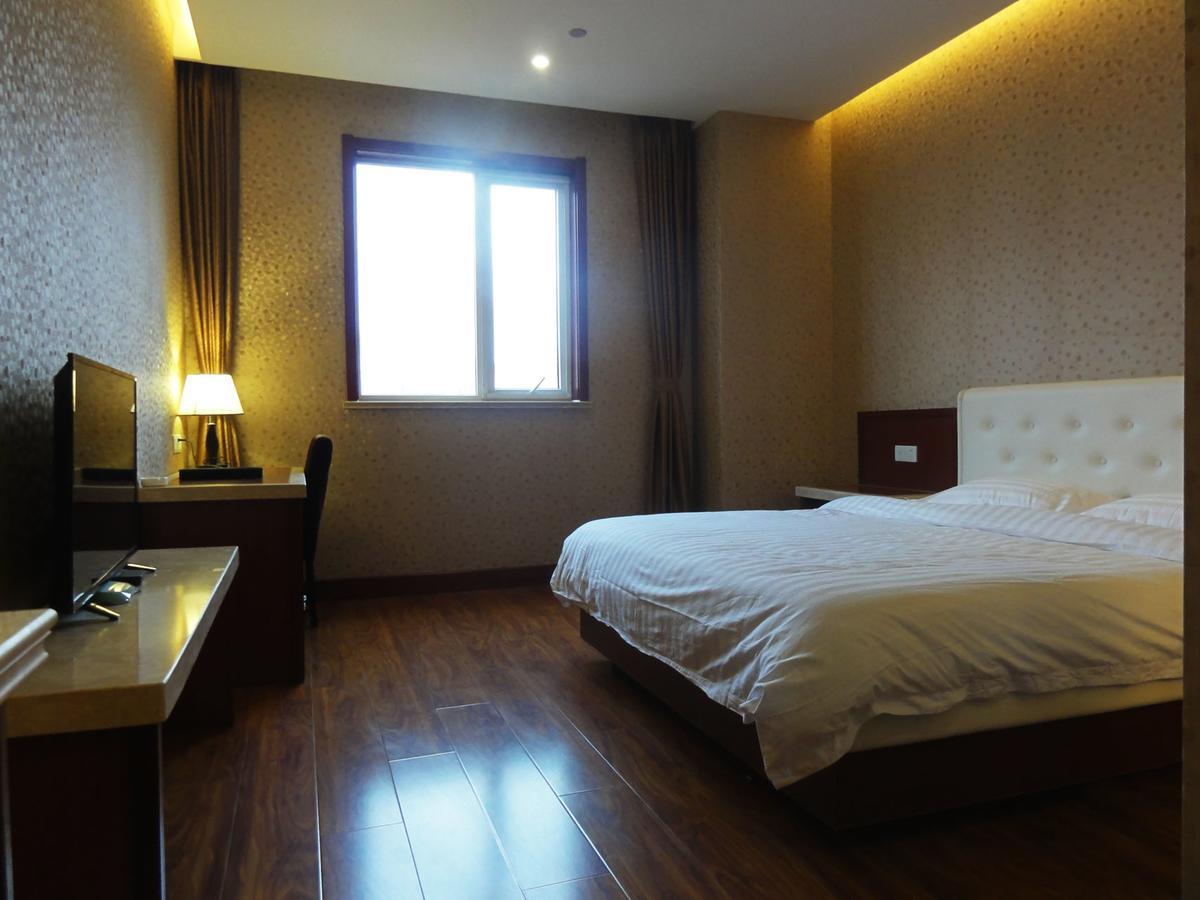 Hua Qi Kaiserdom Hotel Zhongshan Road St Michael'S Cathedral And Zhanqiao Pier Qingdao Zewnętrze zdjęcie